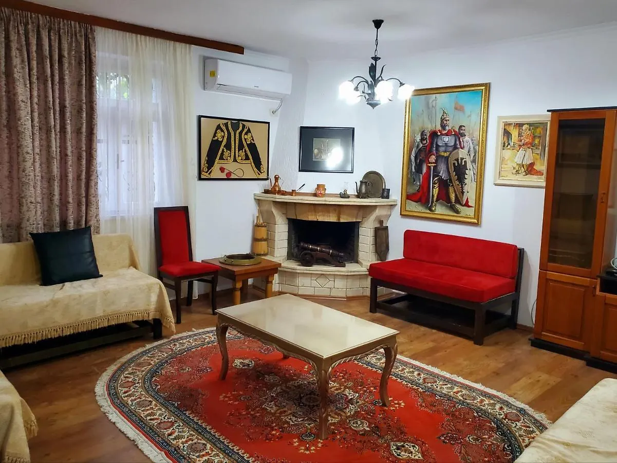 Vila Unique Traditional House, Hosted By J&G Tirana